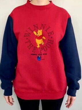 Vintage Disney Winnie the Pooh embroidered sweatshirt. ❤️